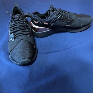 Puma women’s sneakers- EUC